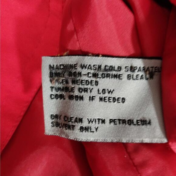 LONDON FOG "TOWNE!" RACY RED COTTON DUCK BELTED RAINCOAT, W/BUTTON ON HOOD! SZ L - Picture 11 of 13